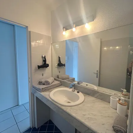 Seaside Serenity - - Beachfront - أنتيب