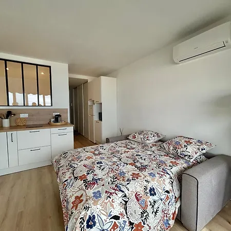 Seaside Serenity - - Beachfront - شقة أنتيب