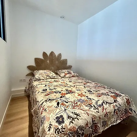 Seaside Serenity - - Beachfront - Apartament