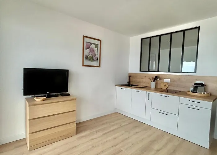 Appartement Seaside Serenity - - Beachfront - *