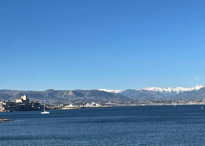 Appartement Seaside Serenity - - Beachfront - Antibes