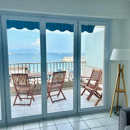 Lägenhet Seaside Serenity - - Beachfront -